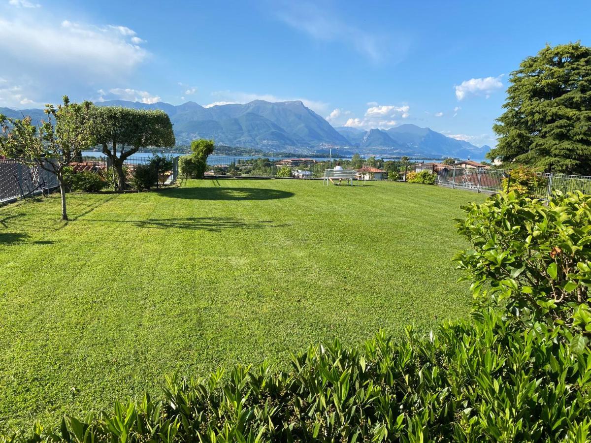 Flowers & Garden Apartment Con Vista Lago Manerba del Garda Extérieur photo