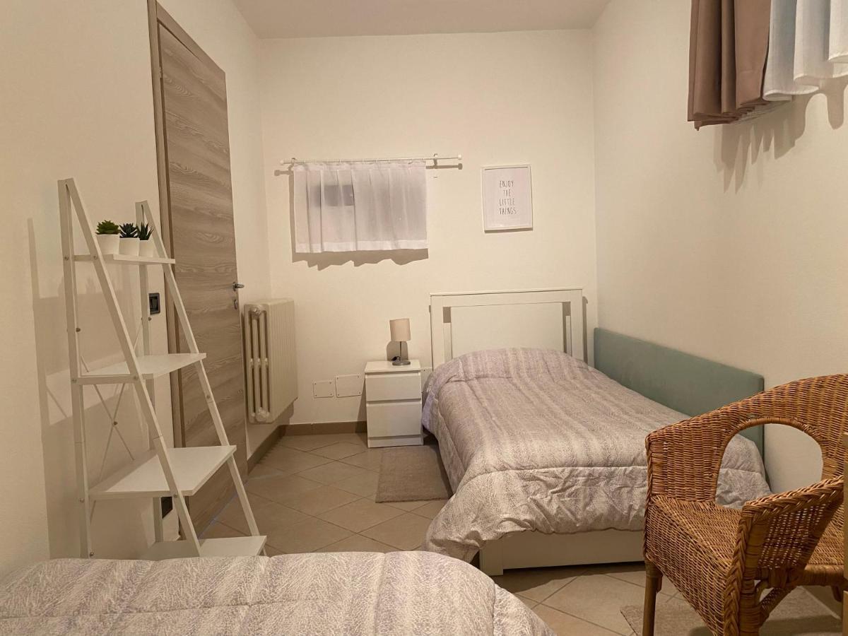 Flowers & Garden Apartment Con Vista Lago Manerba del Garda Extérieur photo